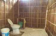 ห้องน้ำภายในห้อง 5 Raja Ampat Diva Homestay