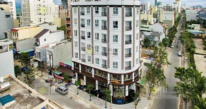 Bên ngoài Sofia Suite Hotel