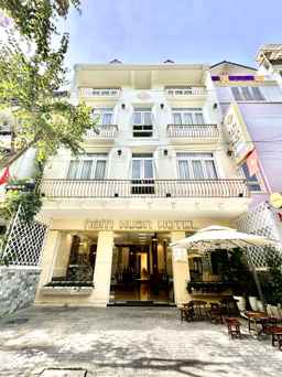 Nam Xuan Premium Hotel, 365.149 VND