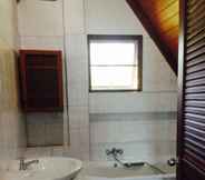 In-room Bathroom 5 Rabeang Holiday Home