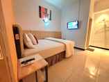 Bedroom 3 De Mawar Hotel