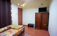 Bedroom 3 Comfort Room near Stasiun Lempuyangan at Wisma Bu Yanti 1