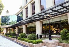 Exterior 3 Army Hotel