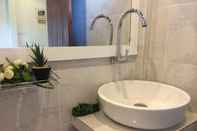 In-room Bathroom Norn Nab Dao Rimphu