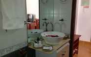 In-room Bathroom 5 Sea Kite Homestay