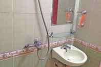 In-room Bathroom Thanh Loan Hotel