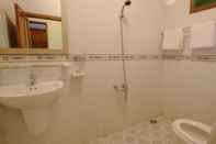 In-room Bathroom Vien Duong Guest House