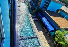 สระว่ายน้ำ 5 Beach Walk Boutique Resort