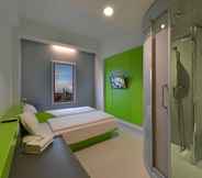 In-room Bathroom 7 POP! Hotel Banjarmasin