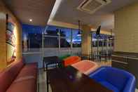 Bar, Cafe and Lounge POP! Hotel Banjarmasin