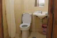 Toilet Kamar Sinar Bintang Hotel