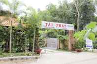 Bên ngoài Tai Phat Bungalow