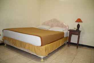 Kamar Tidur 4 Ronggolawe Hotel