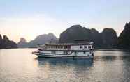 Luar Bangunan 3 Apricot Cruise