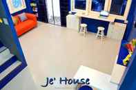 ห้องน้ำภายในห้อง Je' House