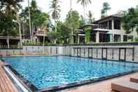 Swimming Pool Niramaya Villa & Wellness