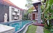 Swimming Pool 2 Relaxing Villa Matahari