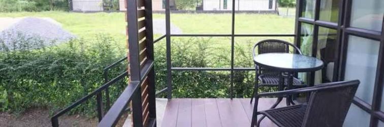 Lobby Baan Rim Nam Resort