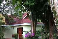 Lobby Garden Bungalows