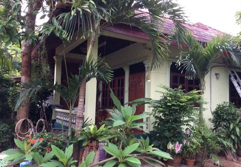 Exterior Garden Bungalows