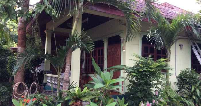 Exterior Garden Bungalows