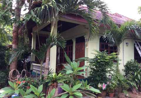 Exterior Garden Bungalows