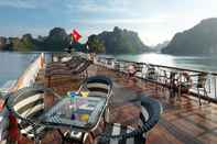 พื้นที่สาธารณะ Apricot Legend Cruise