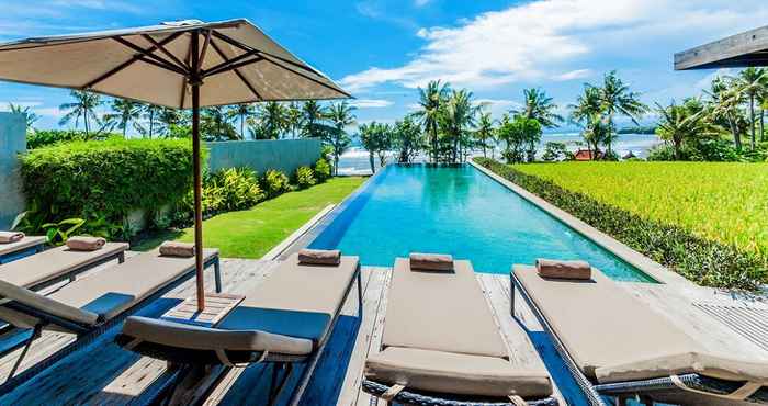 Bangunan Mengening Beach Front Villa