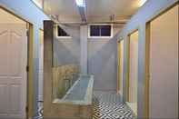 In-room Bathroom Inn Stations Hostel