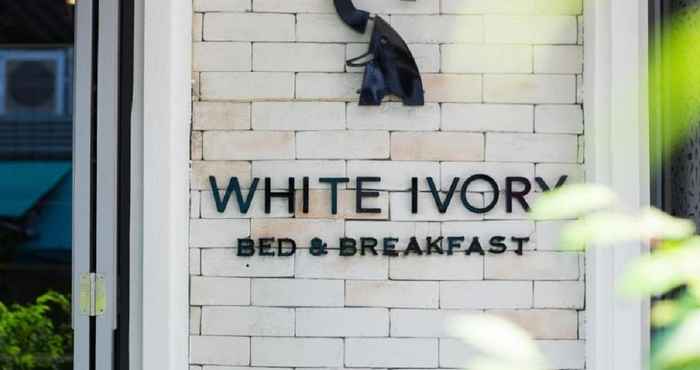 Exterior  White Ivory Bed & Breakfast