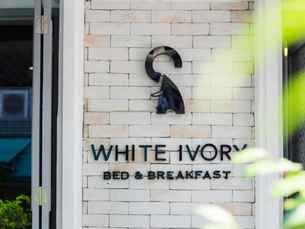  White Ivory Bed & Breakfast, Rp 830.034