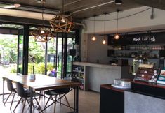 레스토랑 4 Thonglor Boutique & Spa