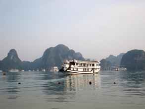 Bên ngoài 4 Monkey Island Cruise