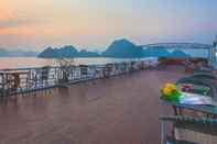 Khu vực công cộng Monkey Island Cruise