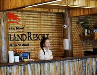 Lobby 2 Monkey Island Resort