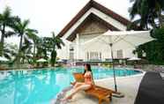 Kolam Renang 2 Song Hong Resort