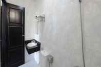 Toilet Kamar Huynh Gia Hung Hotel