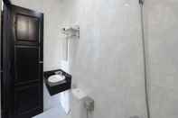 In-room Bathroom Huynh Gia Hung Hotel