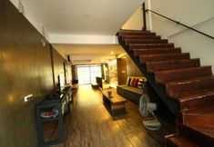 Lobby 7 STrips The Poshtel