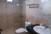 Toilet Kamar Cherry Sapa Hotel