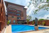 Swimming Pool The Farm House Hotel