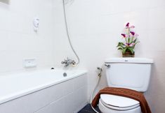 In-room Bathroom 7 Town In Town Garden Resort 