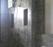 Toilet Kamar 6 Nalin Place