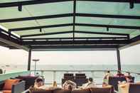 Quầy bar, cafe và phòng lounge Serenotel Pattaya Beach