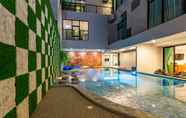 Swimming Pool 2 OneLoft Hotel SHA+