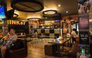 Bar, Kafe, dan Lounge 6 OneLoft Hotel SHA+