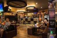 Bar, Kafe, dan Lounge OneLoft Hotel SHA+