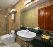 In-room Bathroom 5 Bounty Hotel Hanoi