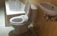 Toilet Kamar 5 Grand Noeri Hotel