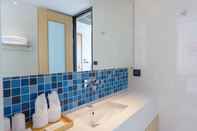 In-room Bathroom Deep Blue Z10 Hotel